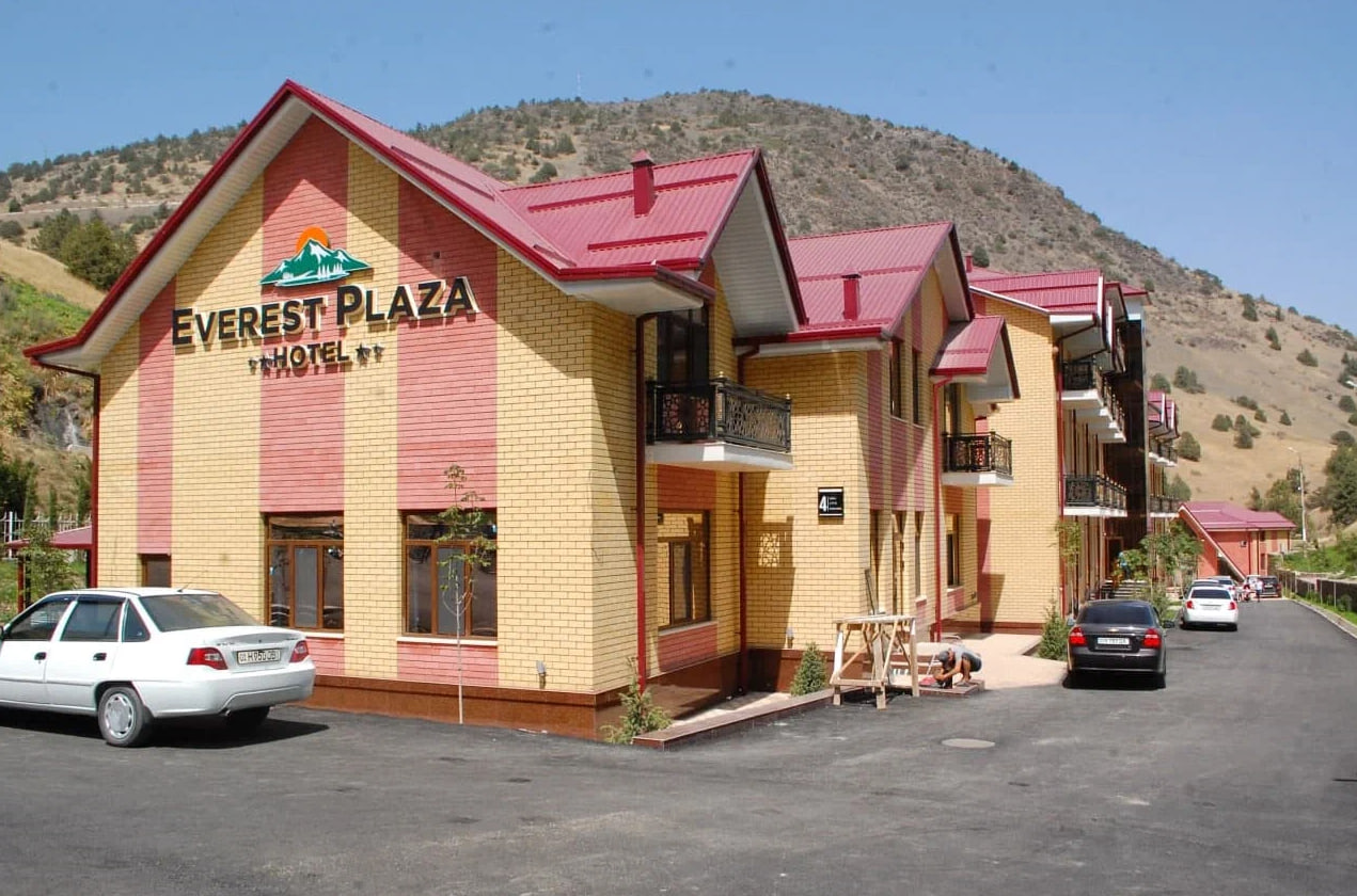 Everest Plaza Mehmonxonasi
